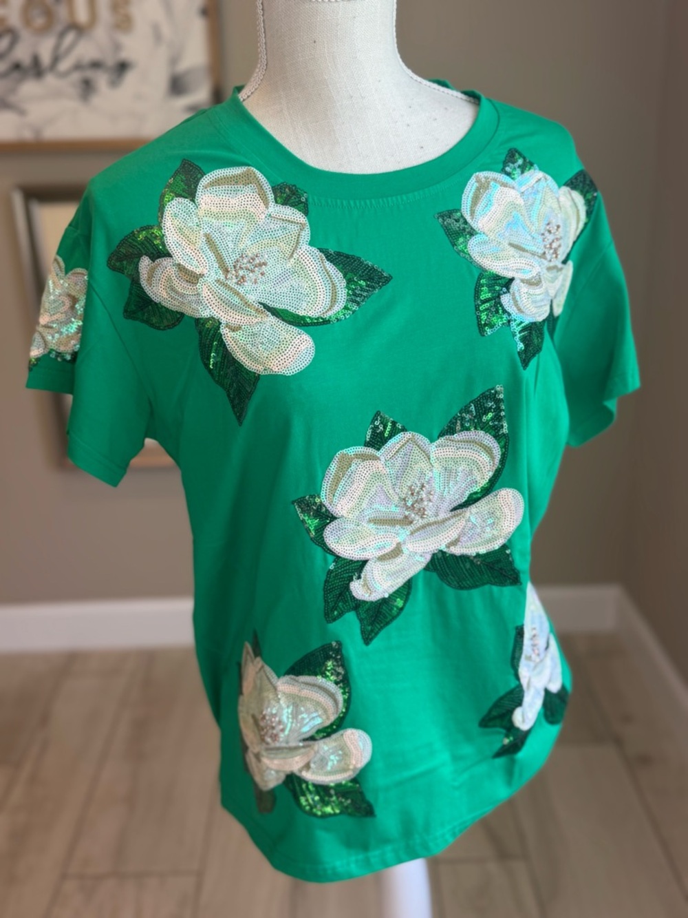 New! QUEEN OF SPARKLES Green & Sequin Magnolia Short-Sleeve Tee
